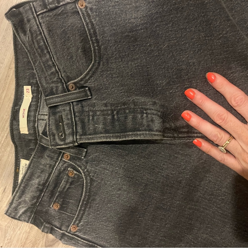 Levi’s wedgie Jean size 23 euc